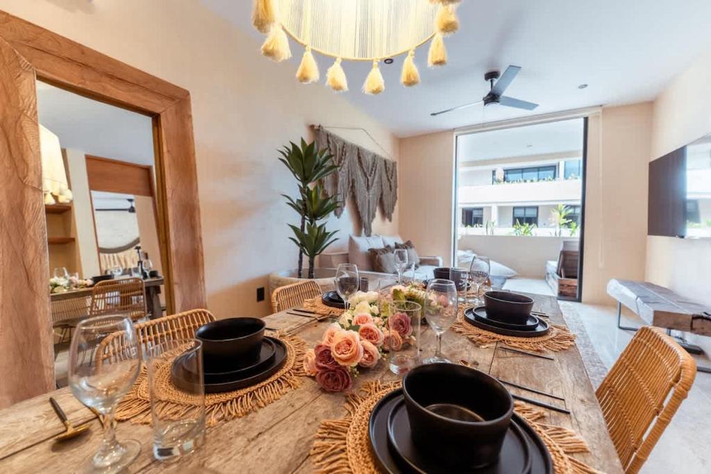 Deja Vu - Stylish 2BR Luxury Apartment with Private Pool - 5