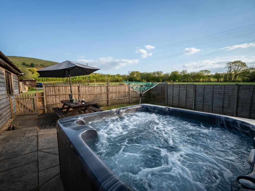 2 Bed in Llandrindod Wells 88203, Llandegley