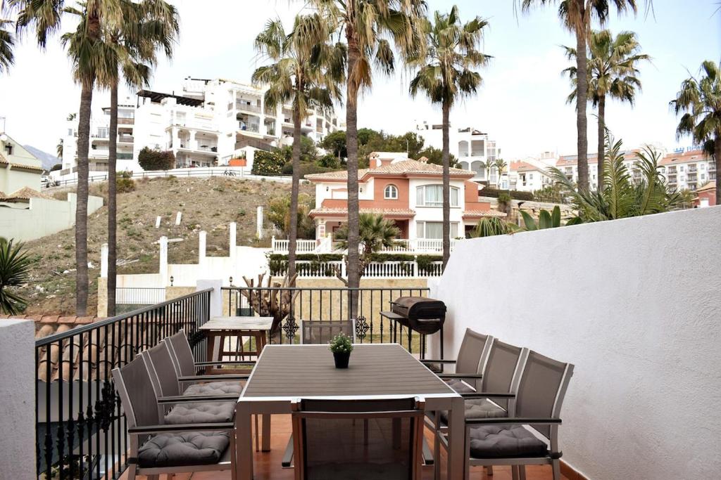 Stunning attached house with shared pool, 3' to the beach - 1