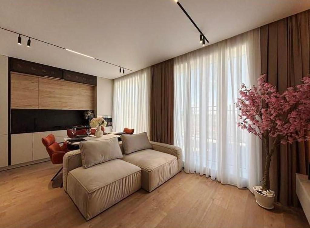 Green Oasis with balcony and park view, Chişinău