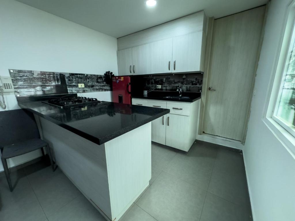 APARTAESTUDIOS BIEN UBICADOS en CORFERIAS CERCA EMBAJADA - G 12 - 4