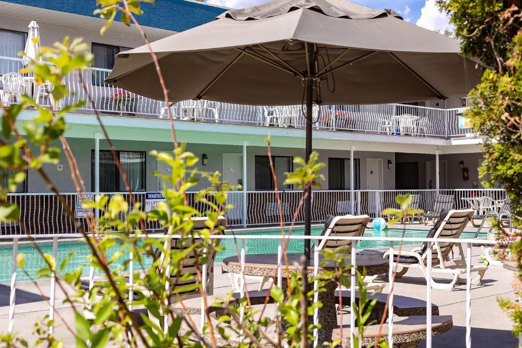 Siesta Suites, Kelowna