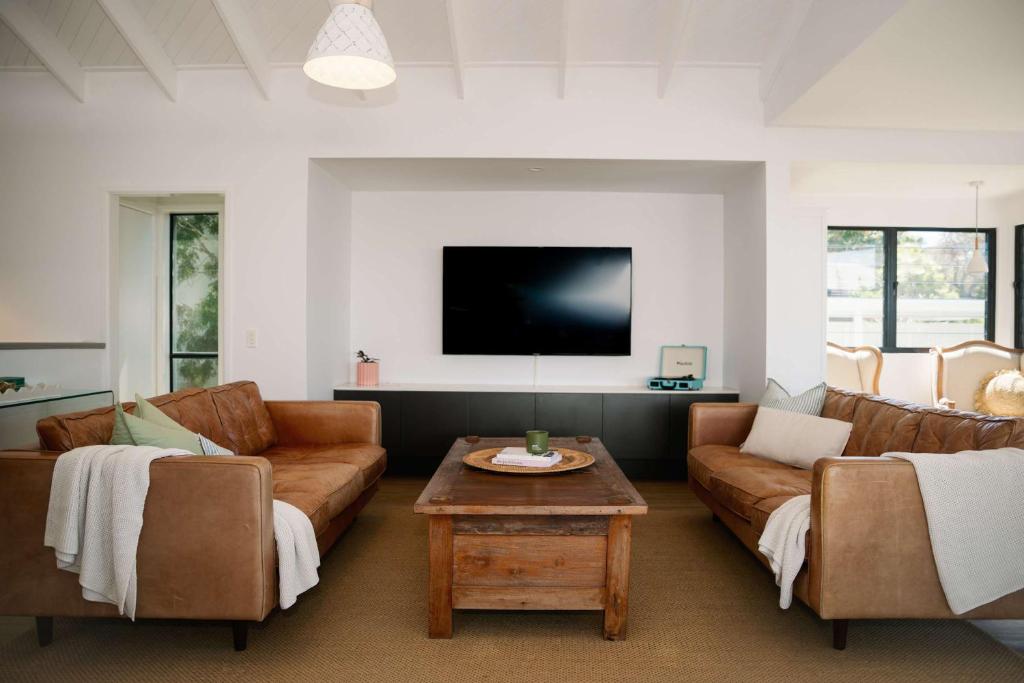 Moffat Beach Abode - Steps to Moffat & Shelly Beach, Caloundra