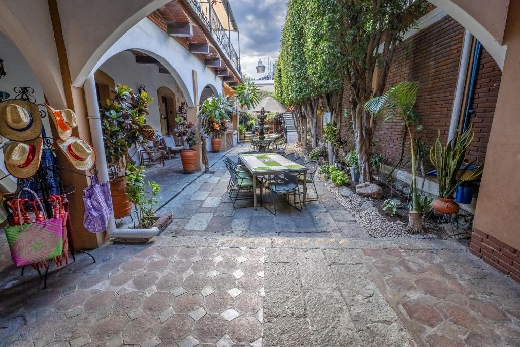 Las Mariposas Hotel & Studios - 1