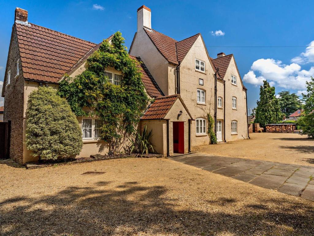 8 Bed in Bristol 87469, Winterbourne