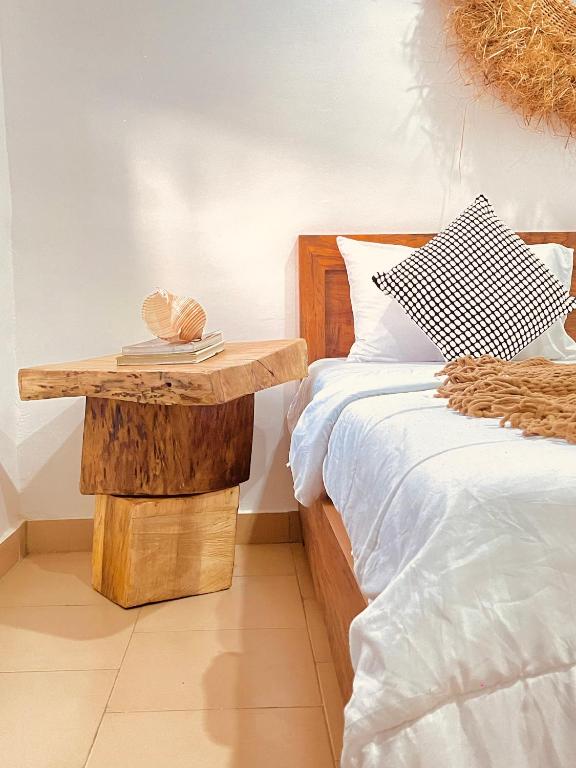 Ezeskof Beach Resort, Bortianor