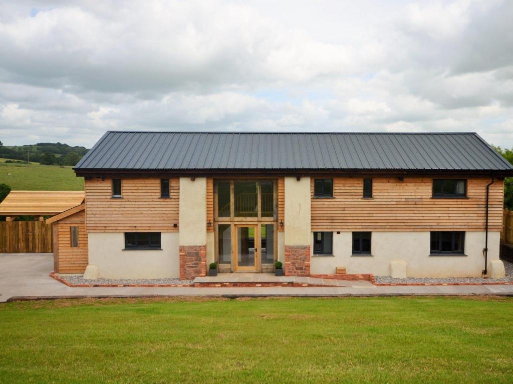 5 Bed in Tiverton 48151, Cadeleigh