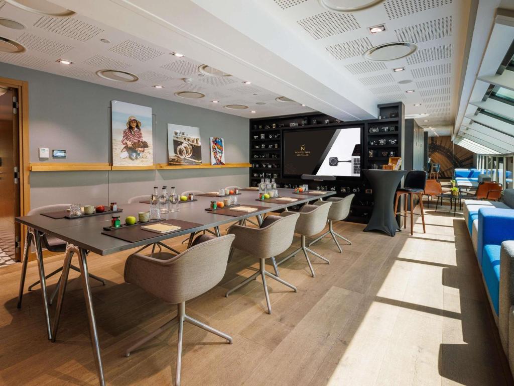 غرفة الاجتماعات/الاحتفالات