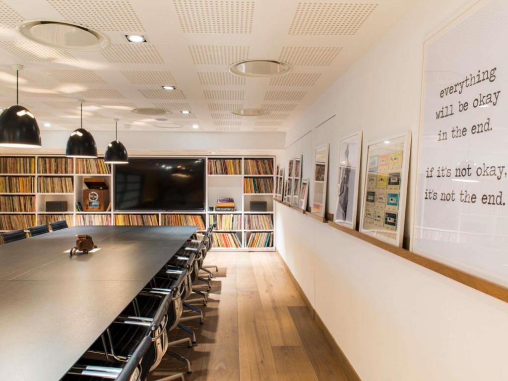 غرفة الاجتماعات/الاحتفالات