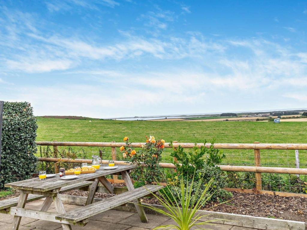 3 Bed in Bamburgh CN022, Smeafield