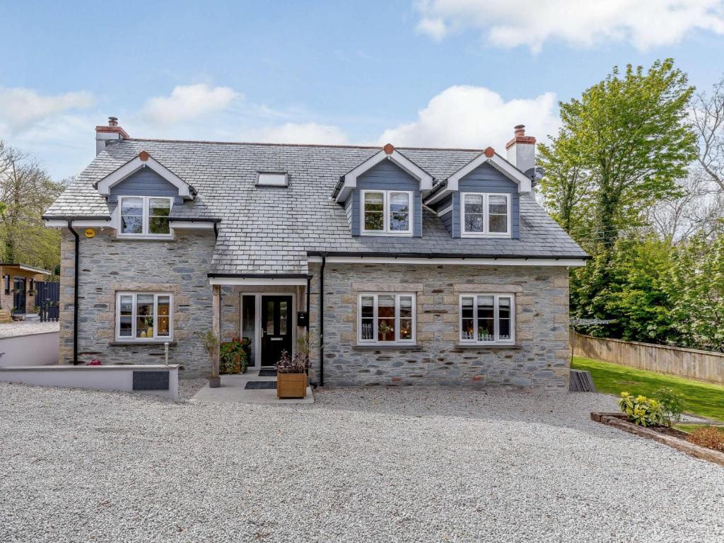 5 Bed in Falmouth 65745, Gwennap