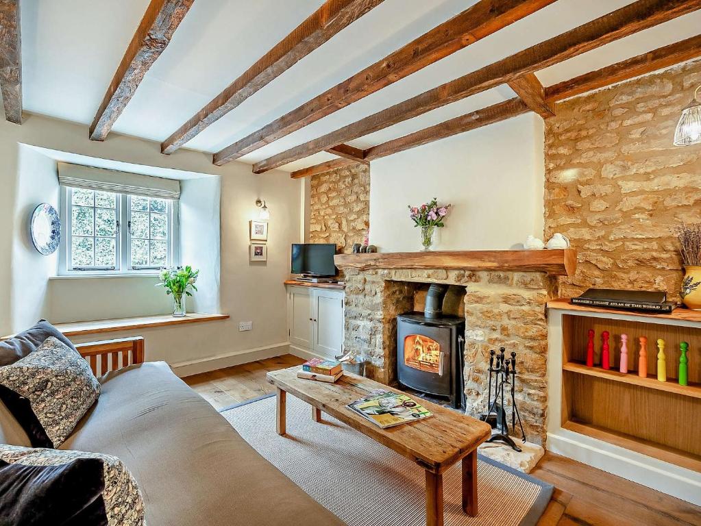 2 Bed in Hook Norton 92008, Hook Norton