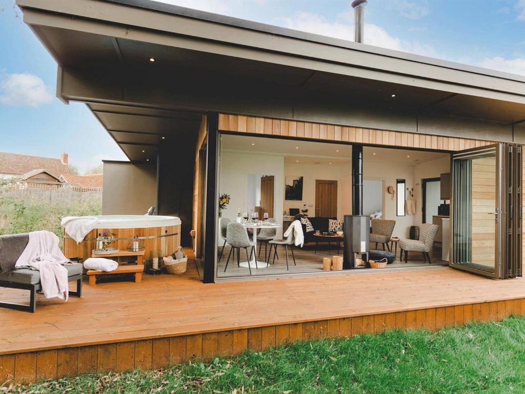 2 Bed in East Bergholt 82399, East Bergholt