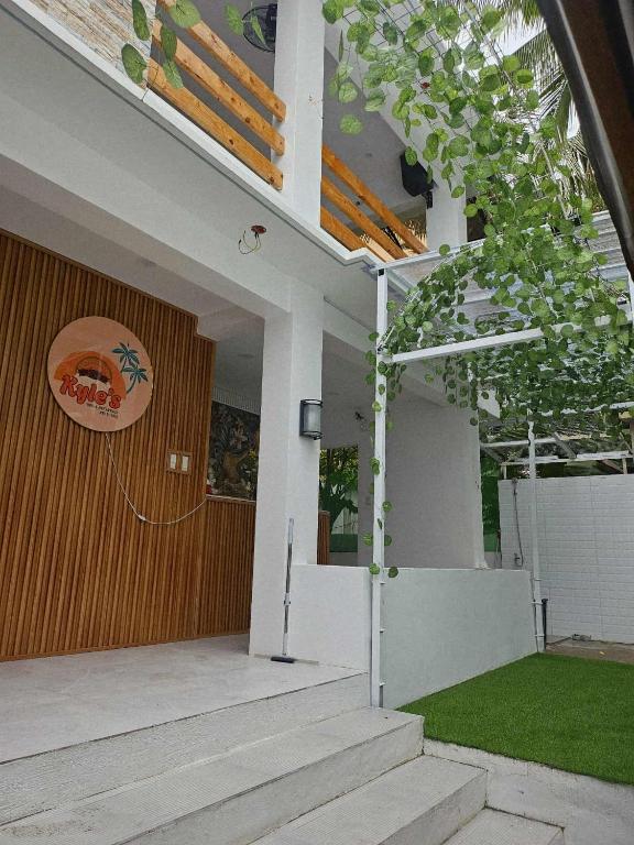 Kyle's Bed and Breakfast DMall Boracay 4