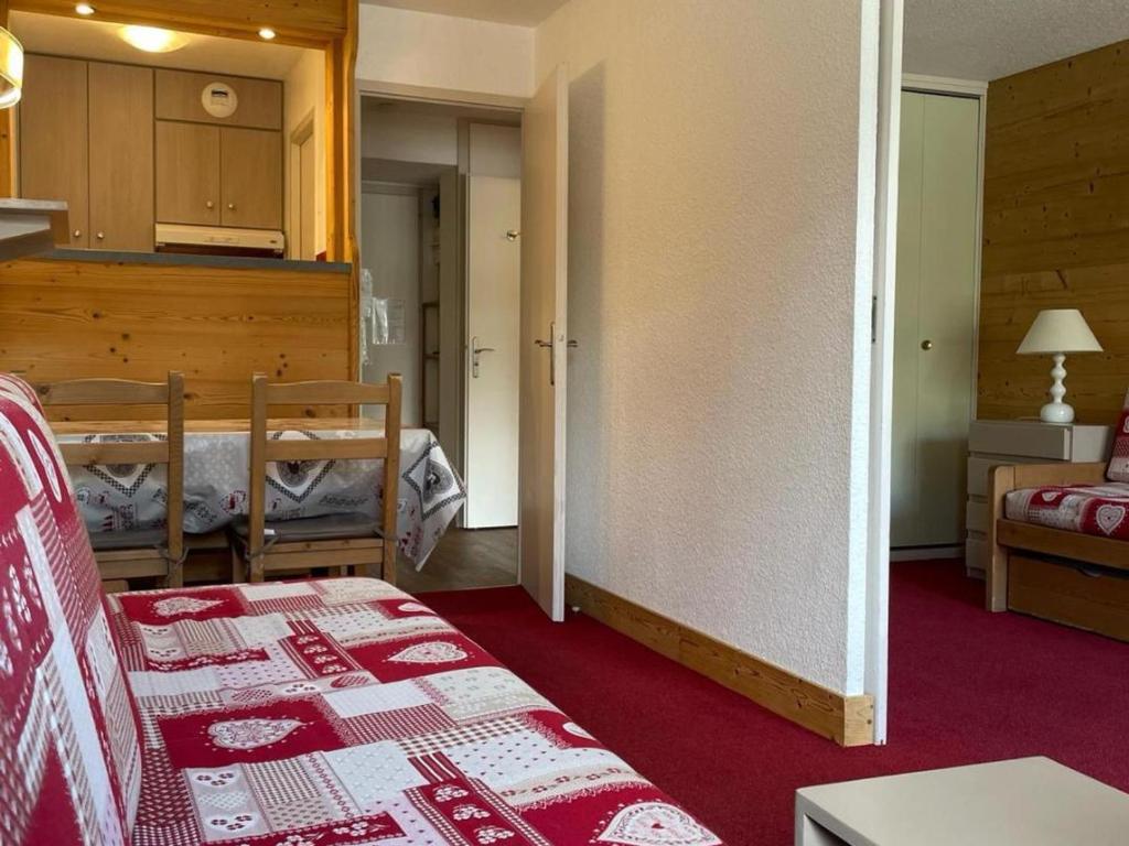 Les Menuires : Apt 4 pers, rénové, balcon, wifi, animaux ok - FR-1-574-73 - 3