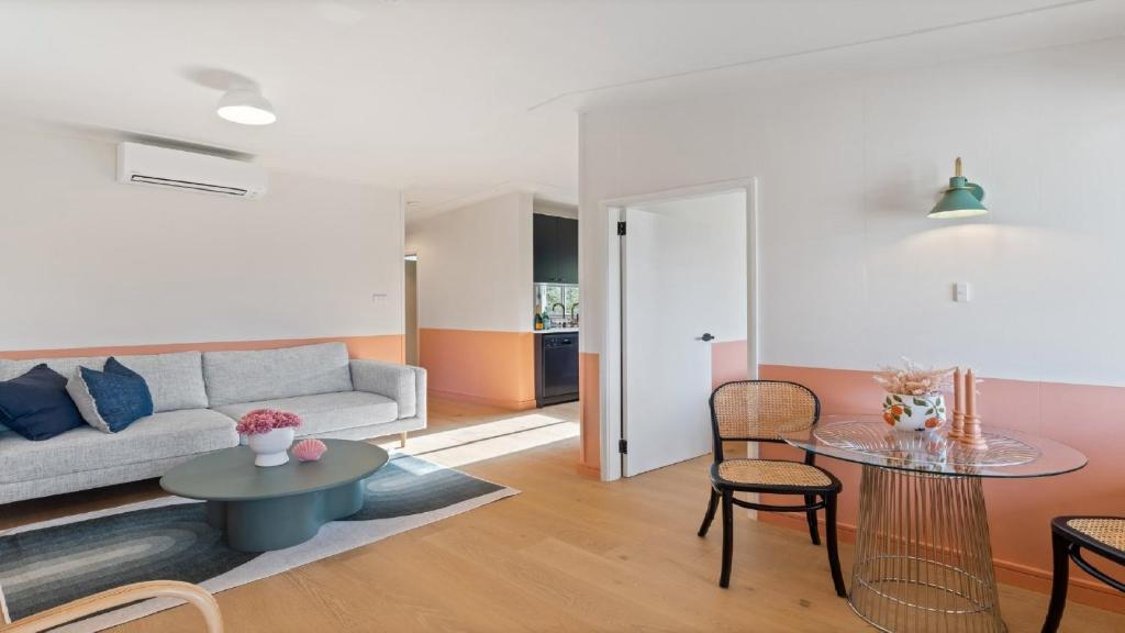 Jack and Jills #107 Accom Holidays, Terrigal