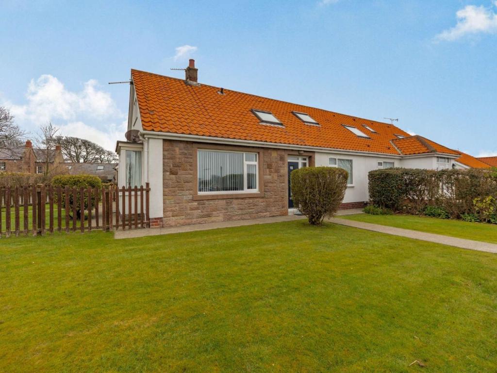 4 Bed in Beadnell CN023, Beadnell