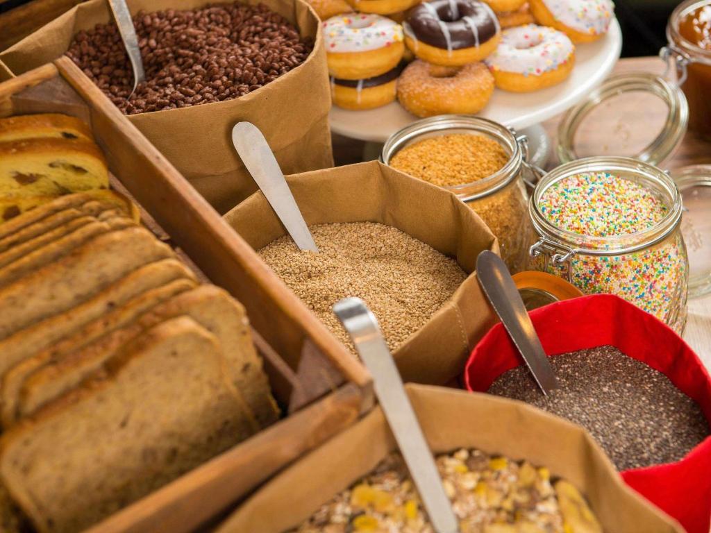 อาหารและเครื่องดื่ม