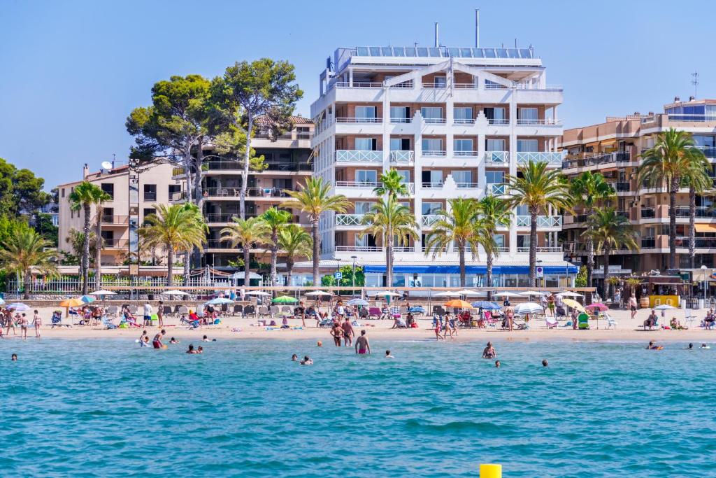 4R Casablanca Playa — Beach in Salou, Catalonia