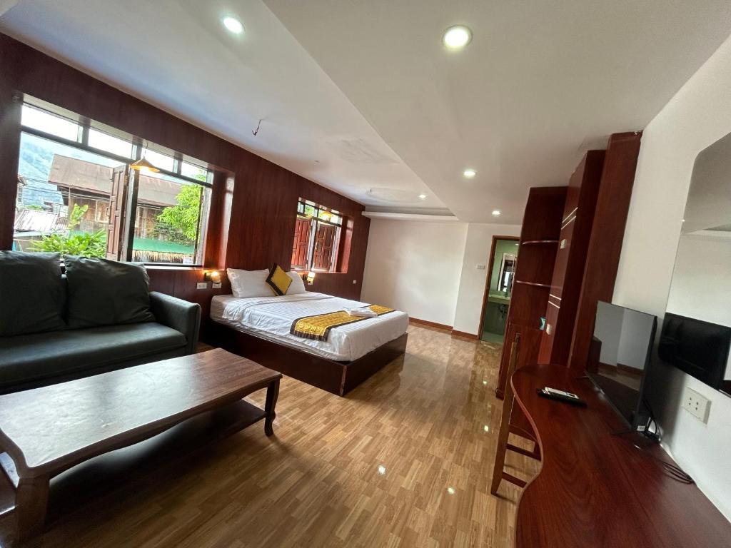 Vang Vieng Sky Mountain View Hotel, Vang Vieng