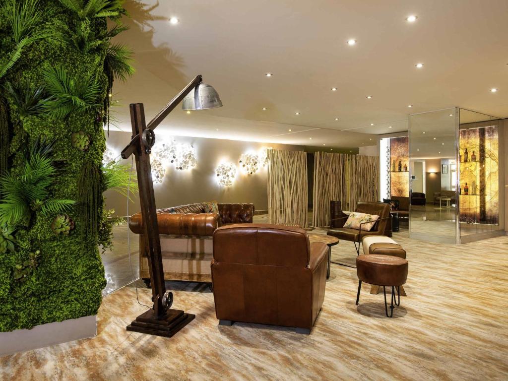 ホテル メルキュール マルセイユ サントル ヴュー ポール (Hotel Mercure Marseille Centre Vieux Port) ラウンジ