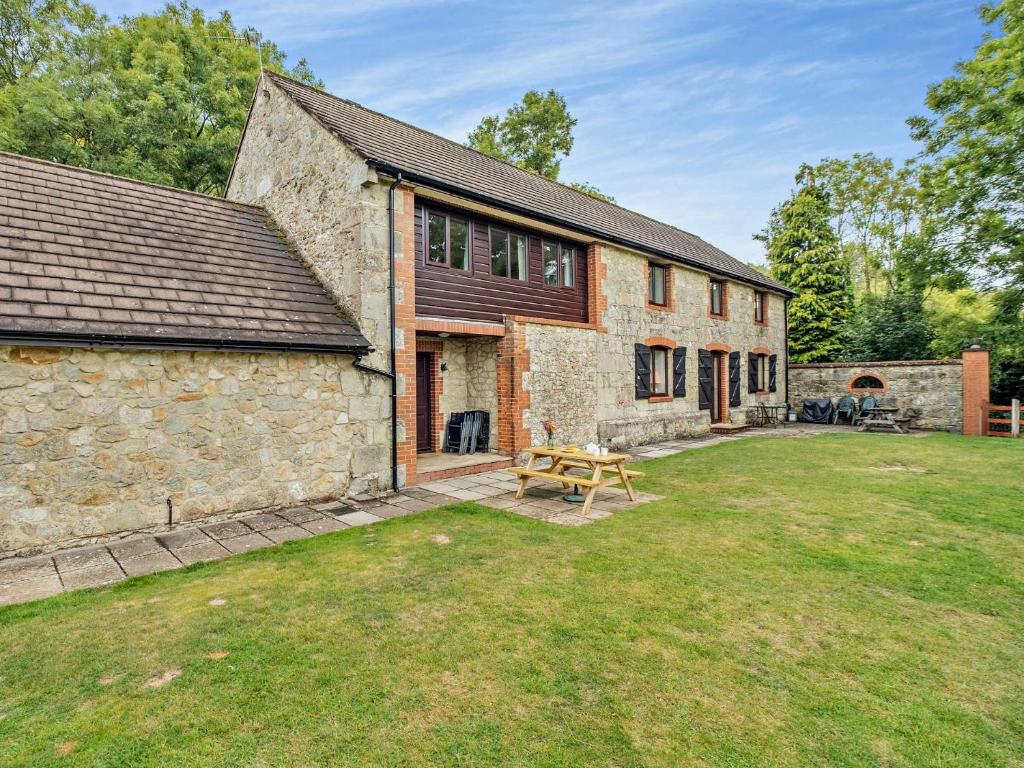 5 Bed in Newchurch IC069, Newchurch