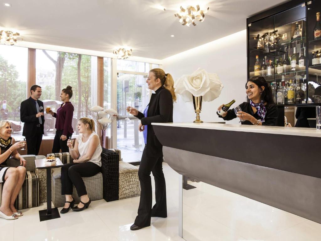 Highly reviewed check-in/out