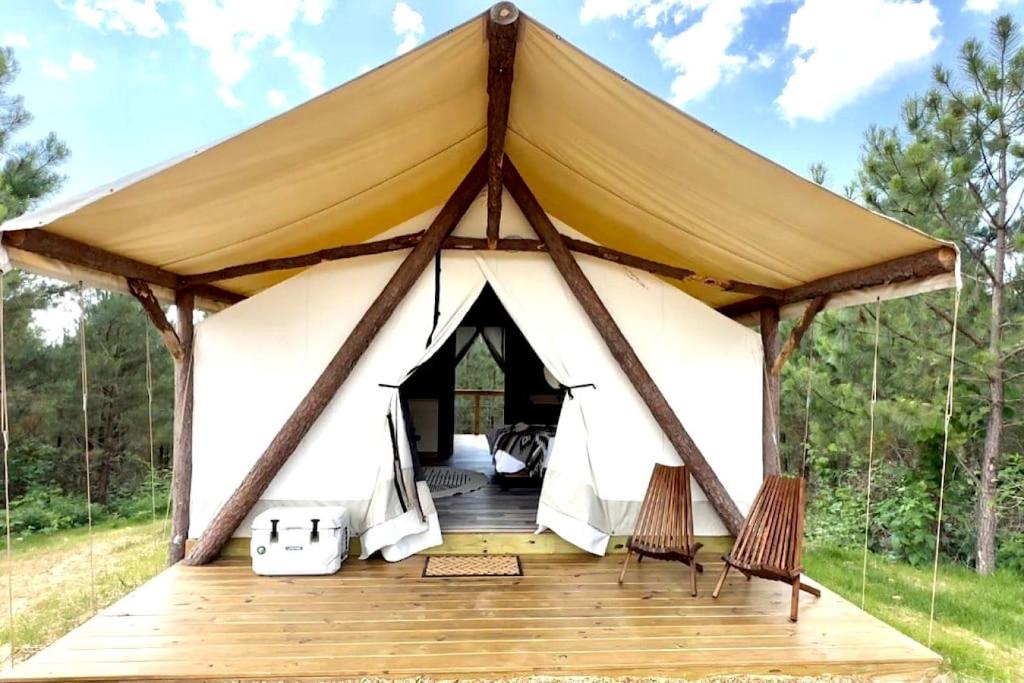 Entire Safari Tents Campground Ideal for Large Groups in Kentucky, Cadiz