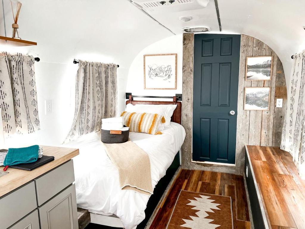 Sleek, Modern Airstream in Grand Junction, Ideal for Colorado Glamping Escapes, Grand Junction
