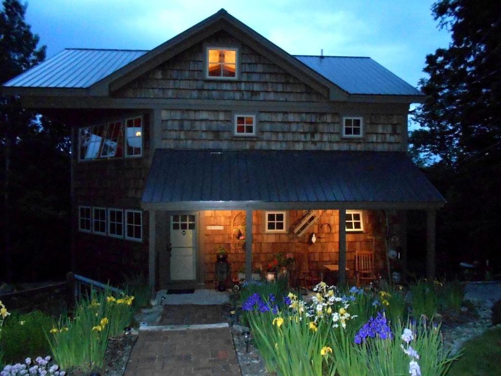 Private Rustic Cabin with Ski-In and Ski-Out Access in Jackson, New Hampshire, Jackson