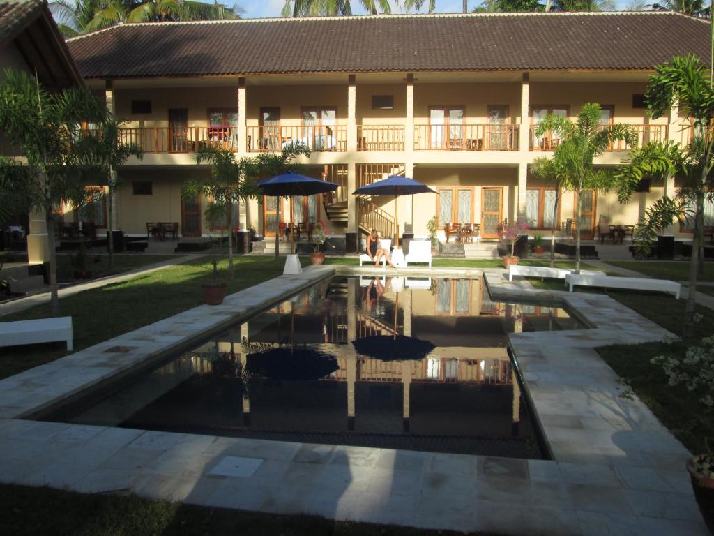 Swimming pool, Yuli's Homestay in Lombok