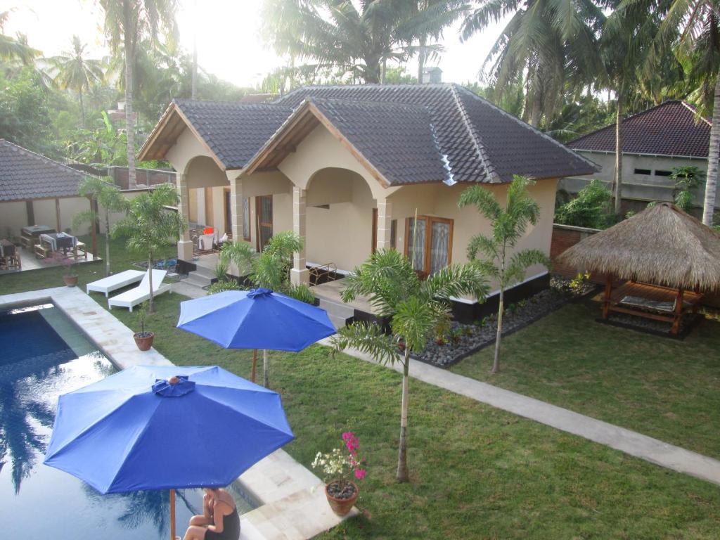 Swimming pool, Yuli's Homestay in Lombok