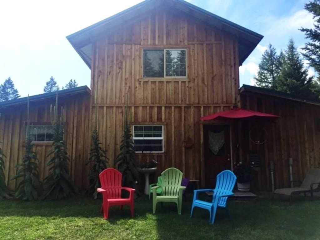 Spacious Rustic Cabin in the Mountains near Eureka, Montana, Tobacco