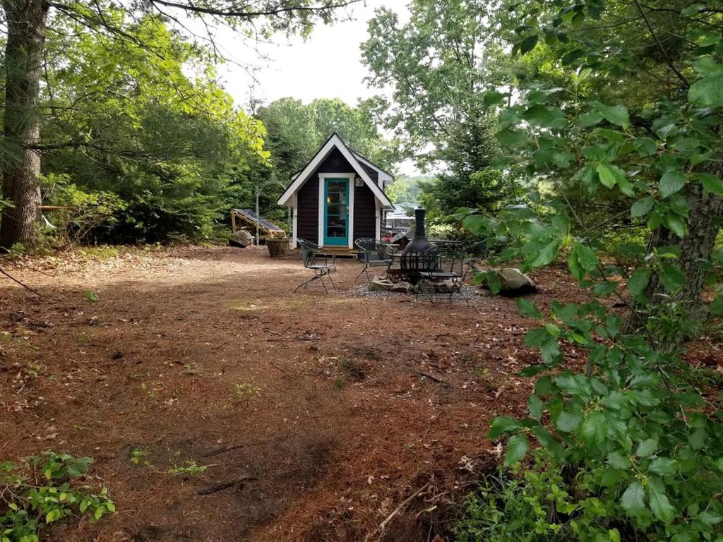 Idyllic Tiny House with a Chiminea Ideal for Weekend Getaways from Boston, Littleton