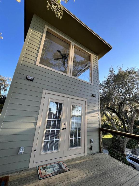 Luxury Treehouse on the San Sebastian River, Florida, Roseland