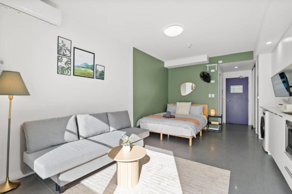21B Abnb-Style Wholesome 12 Mins Walk to TrainSTA StudioApt, Bankstown