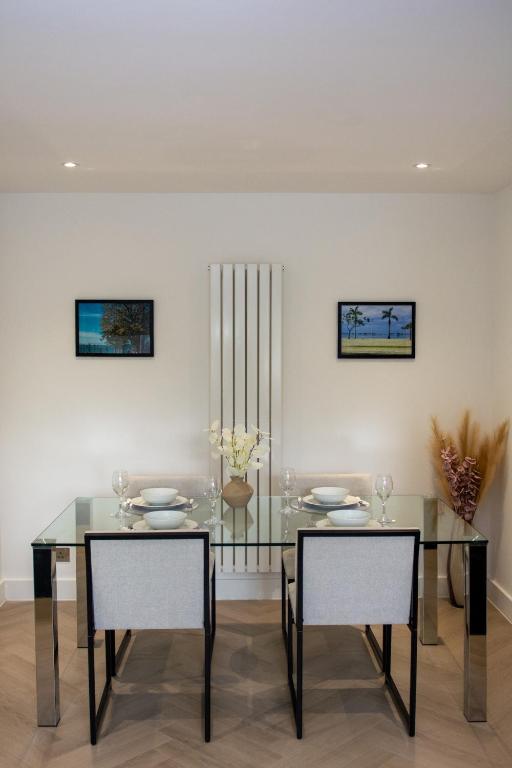 Hatfield Haven with Free Parking, 25min London and Fast Wi-Fi, Hatfield