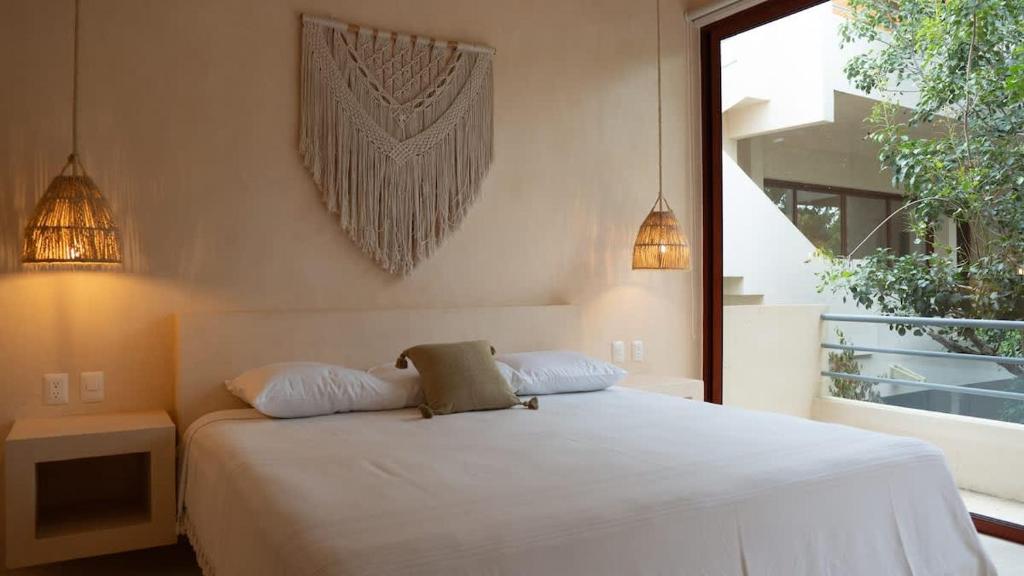 Elegant 3BR Penthouse Haven with Private Rooftop Pool & Jungle Views - 5