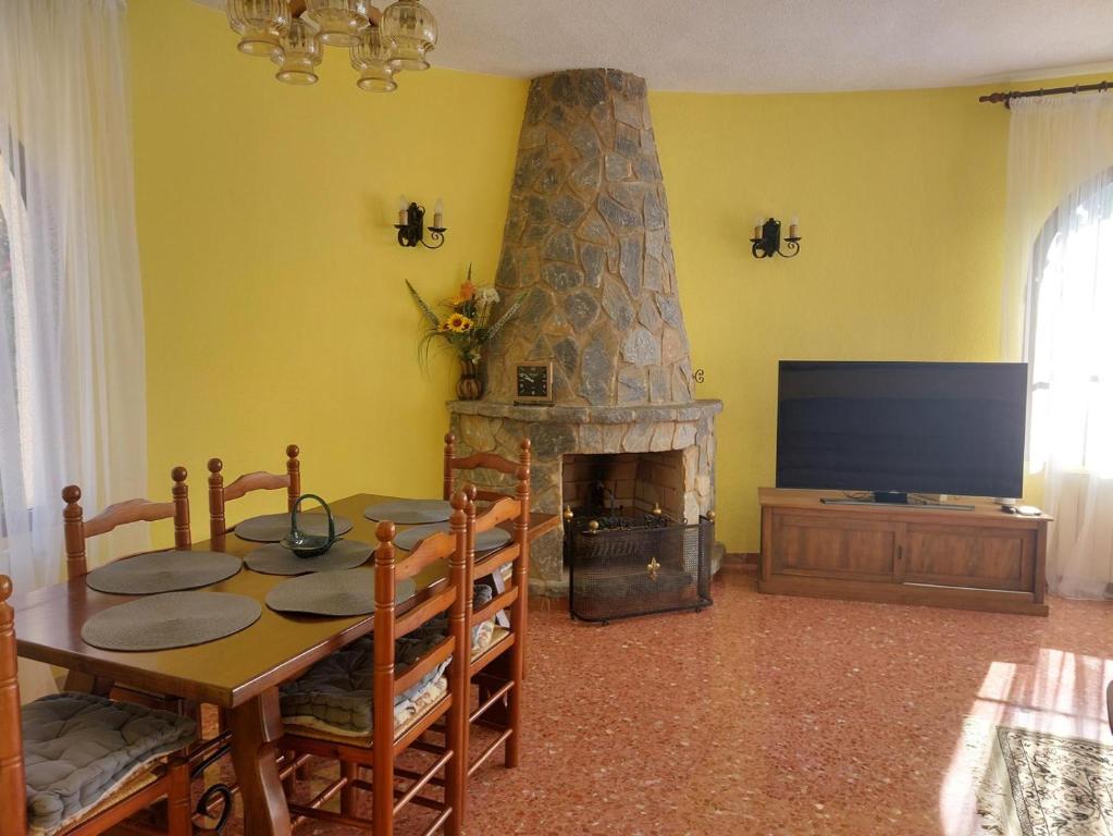 Chalet Los Almendros con piscina privada - 4