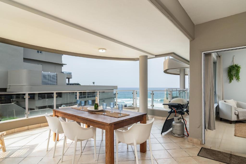 Bermuda 303, Ballito