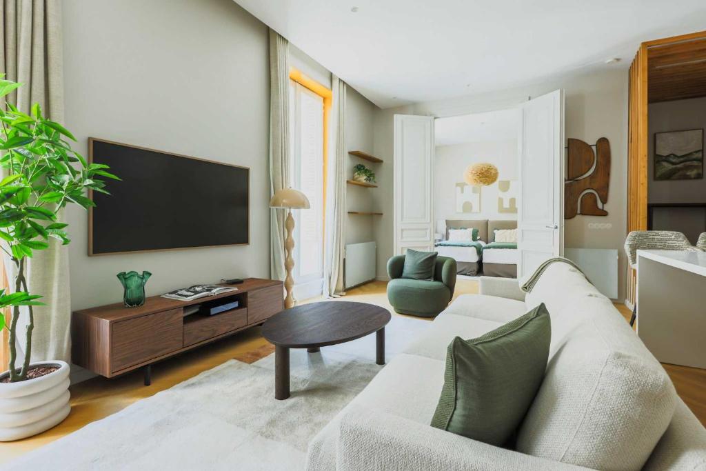 Apt 2BDR-4P - Arc de Triomphe-Champs-Elysees, Paris