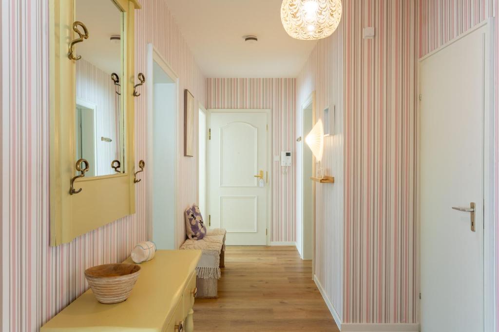 NEU! LEVEL22! viel Platz, 2 Balkone mit Strandkorb, Leverkusen