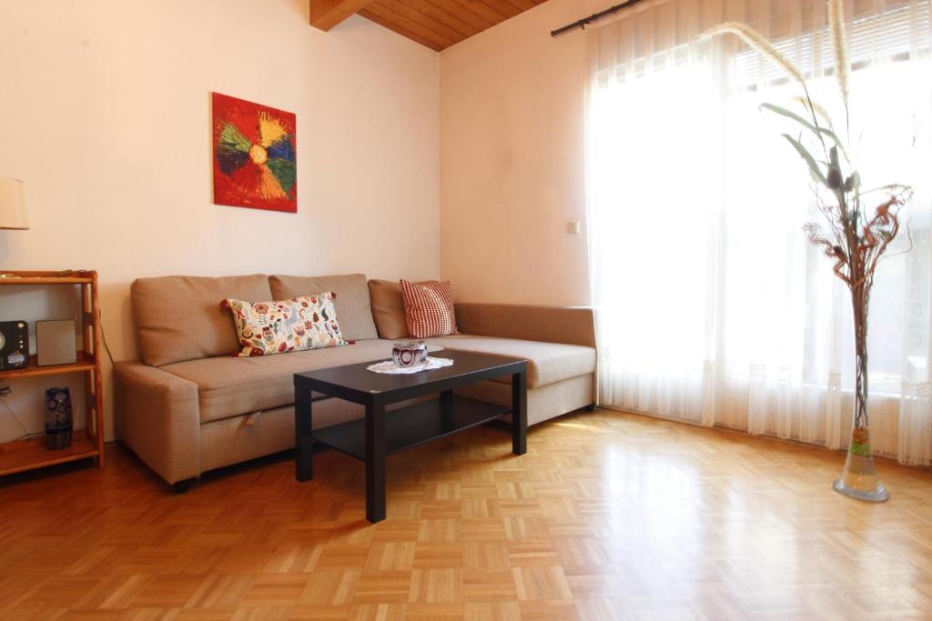 Beautiful and Bright Apartment in a Prestigious Area, Vienna
