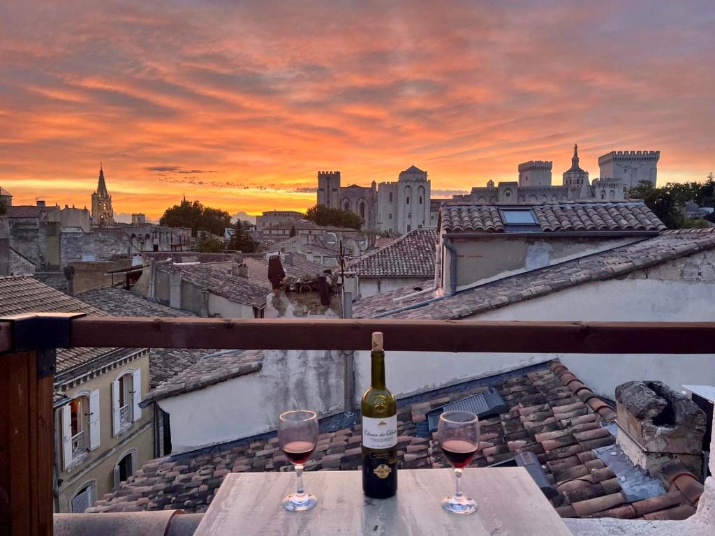 Le Toit D'Avignon - Intra-muros - Terrasse vue Palais des Papes - Idéal Festival - Climatisation - WiFi, Avignon