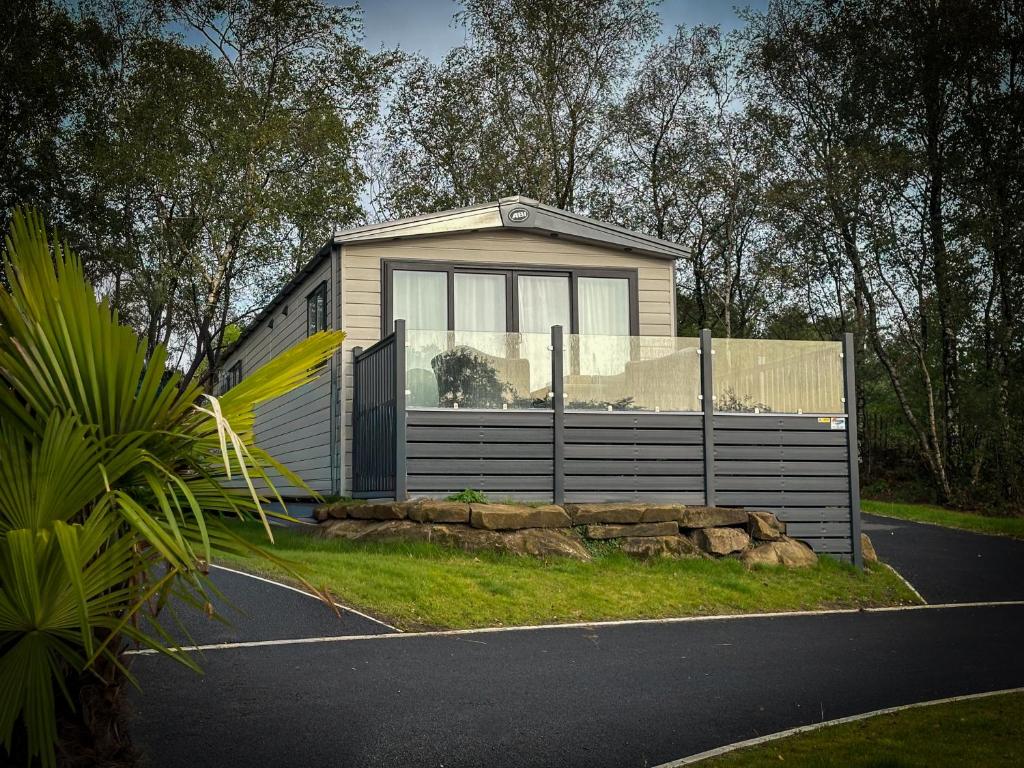 Hobbit - House Of The Owl - Luxury Lodge, Longridge