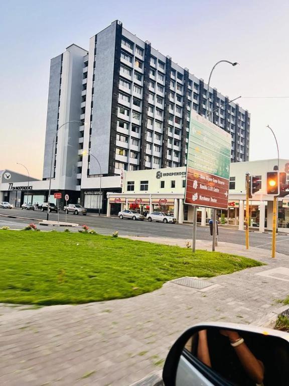 Hora Quente, Windhoek