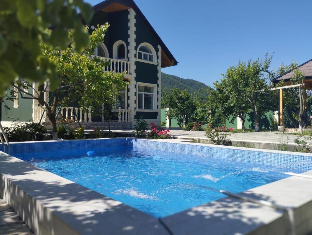 Mountain Villa with Heated Pool & Scenic views, Quba