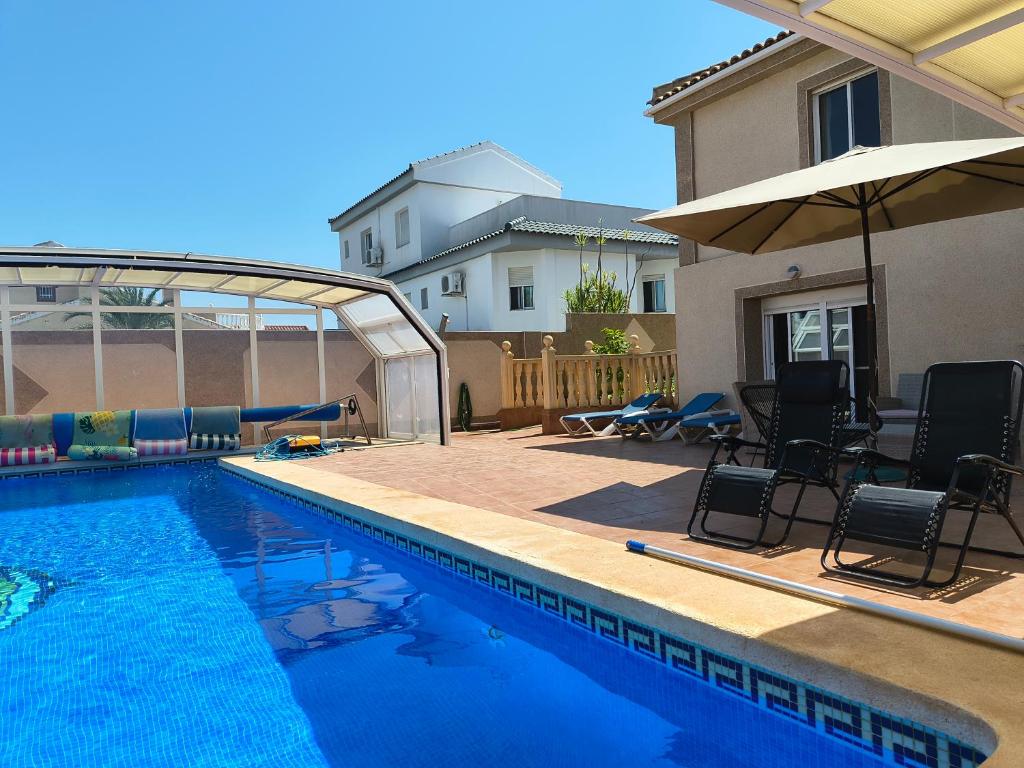 Villa with super swimming pool - 1