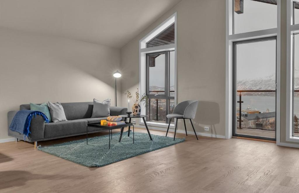 Magnificent Home with a View in Focus, Tromsø