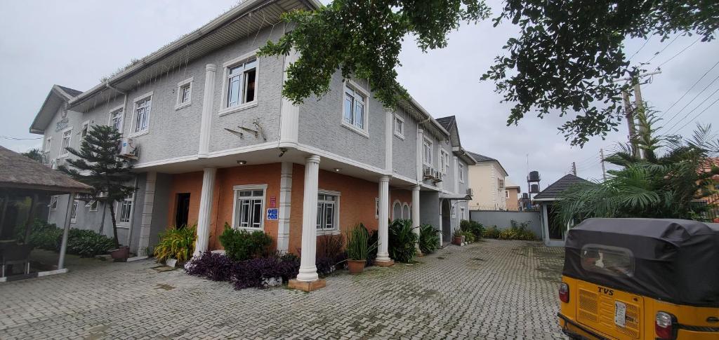 Skyfield Hotel & Suits, Lekki